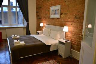 Гостевой дом On The Square Guesthouse Львов Стандартный двухместный номер с 1 кроватью-5