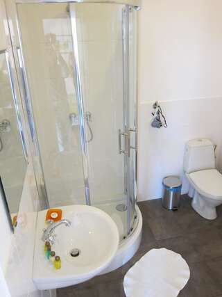 Гостевой дом On The Square Guesthouse Львов Стандартный двухместный номер с 1 кроватью-7