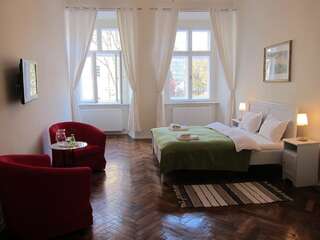 Гостевой дом On The Square Guesthouse Львов Суперлюкс-13