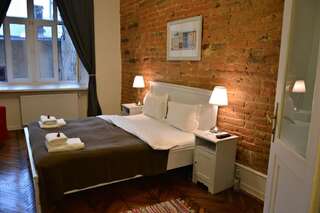 Гостевой дом On The Square Guesthouse Львов Стандартный двухместный номер с 1 кроватью-19