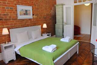 Гостевой дом On The Square Guesthouse Львов Стандартный двухместный номер с 1 кроватью-20