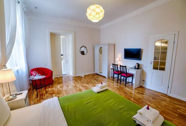 Гостевой дом On The Square Guesthouse Львов-5